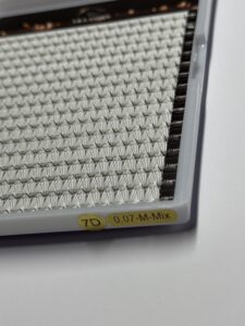 PREMADE M LASH 0.07 7D 320 FANS